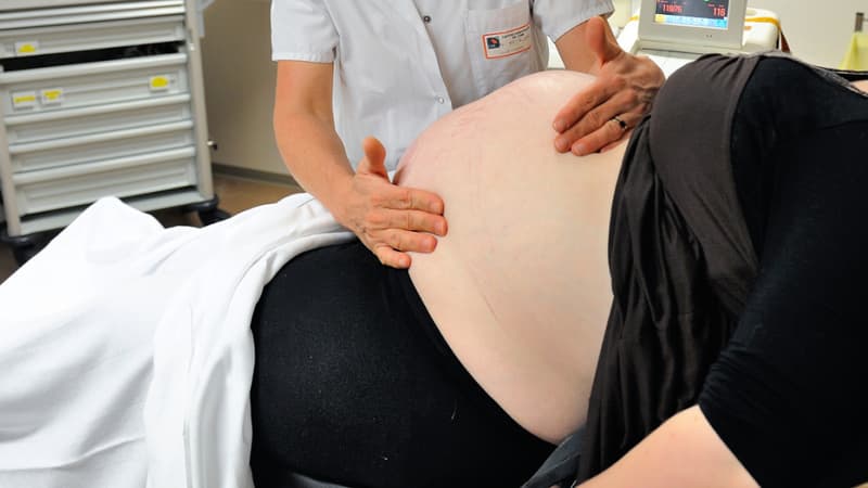 Une femme enceinte en consultation (photo d'illustration) 