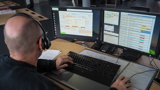 La plateforme téléphonique de Roubaix gère les appels (rendez-vous, réclamations, etc.) des propriétaires de véhicules des marques Peugeot, Citroën et DS pour le compte du service client du groupe PSA.