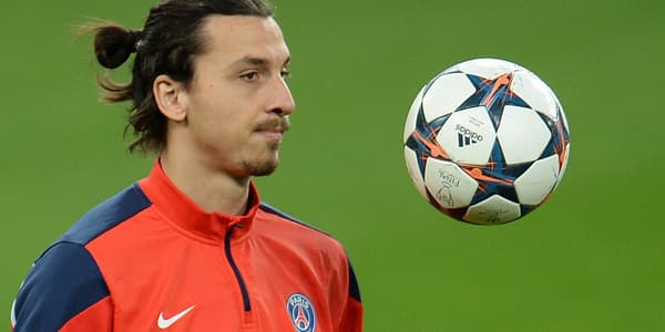 L'attaquant du PSG Zlatan Ibrahimovic s'entraîne à Leverkusen, le 17 février. L'attaquant du PSG Zlatan Ibrahimovic s'entraîne à Leverkusen, le 17 février.