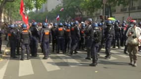 Gilets jaunes: des tensions à Paris après le départ d'une manifestation dans une direction qui n'était pas autorisée