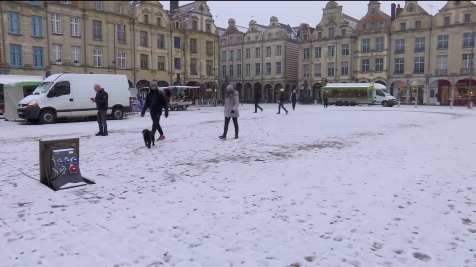 La neige est tombée à Arras (Pas-de-Calais) le 17 janvier 2024.
