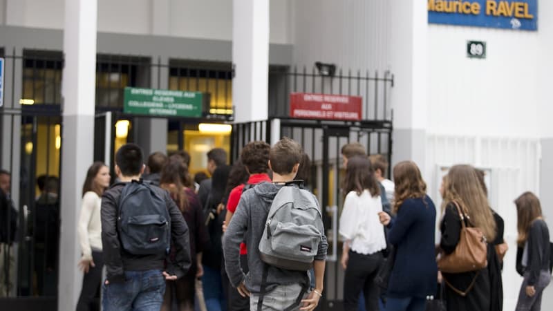 Les lycées sont lacés sous la compétence de la région (Ici le lycée Ravel à Paris - illustration)