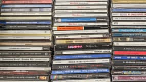 Des disques CD sont exposés à Gdansk, en Pologne, le 26 octobre 2019. (Photo d'illustration)