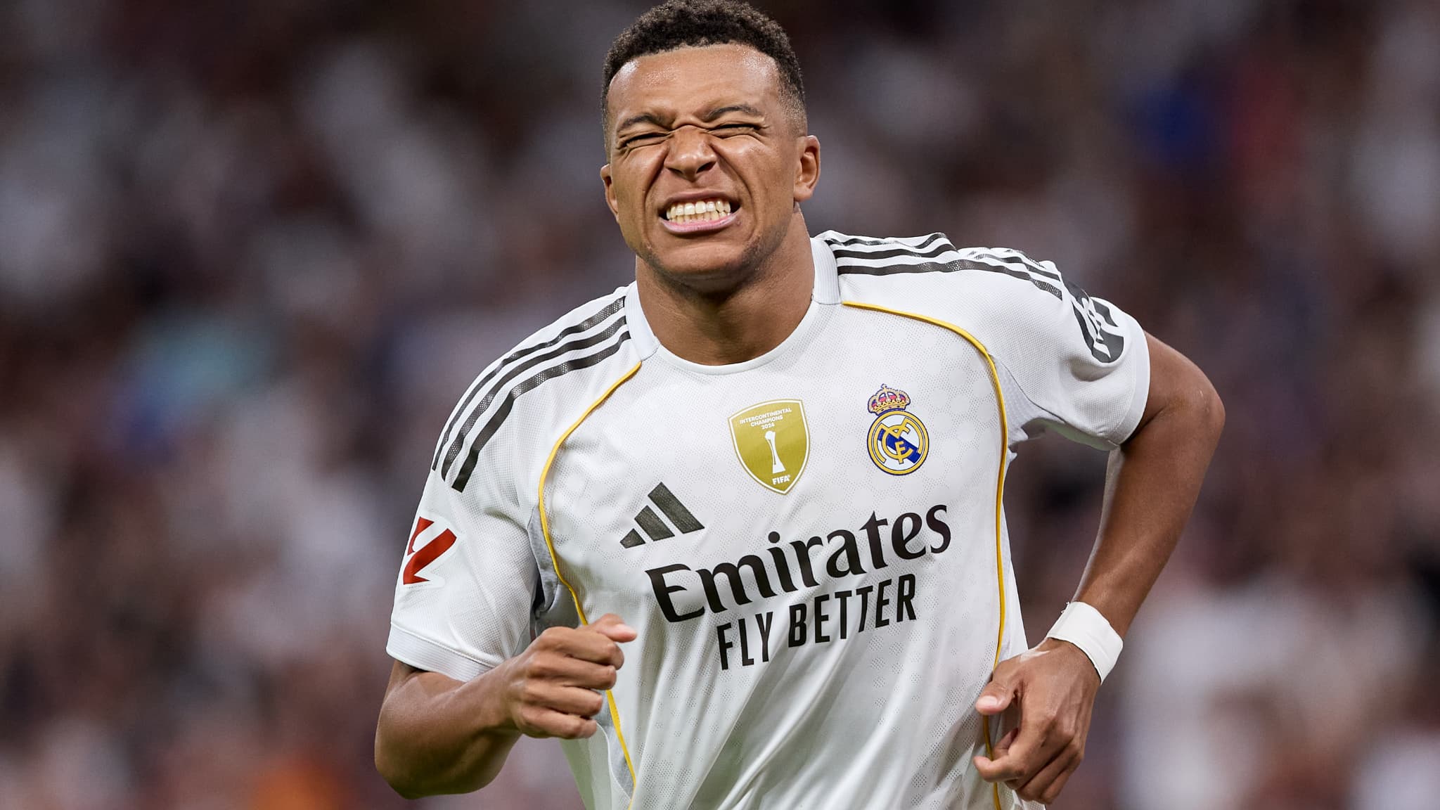 SOIRÉE CONTRASTÉE POUR MBAPPÉ: ENCORE UN BUT MAIS UNE BLESSURE AVEC LE REAL MADRID AVANT LA TRÊVE INTERNATIONALE