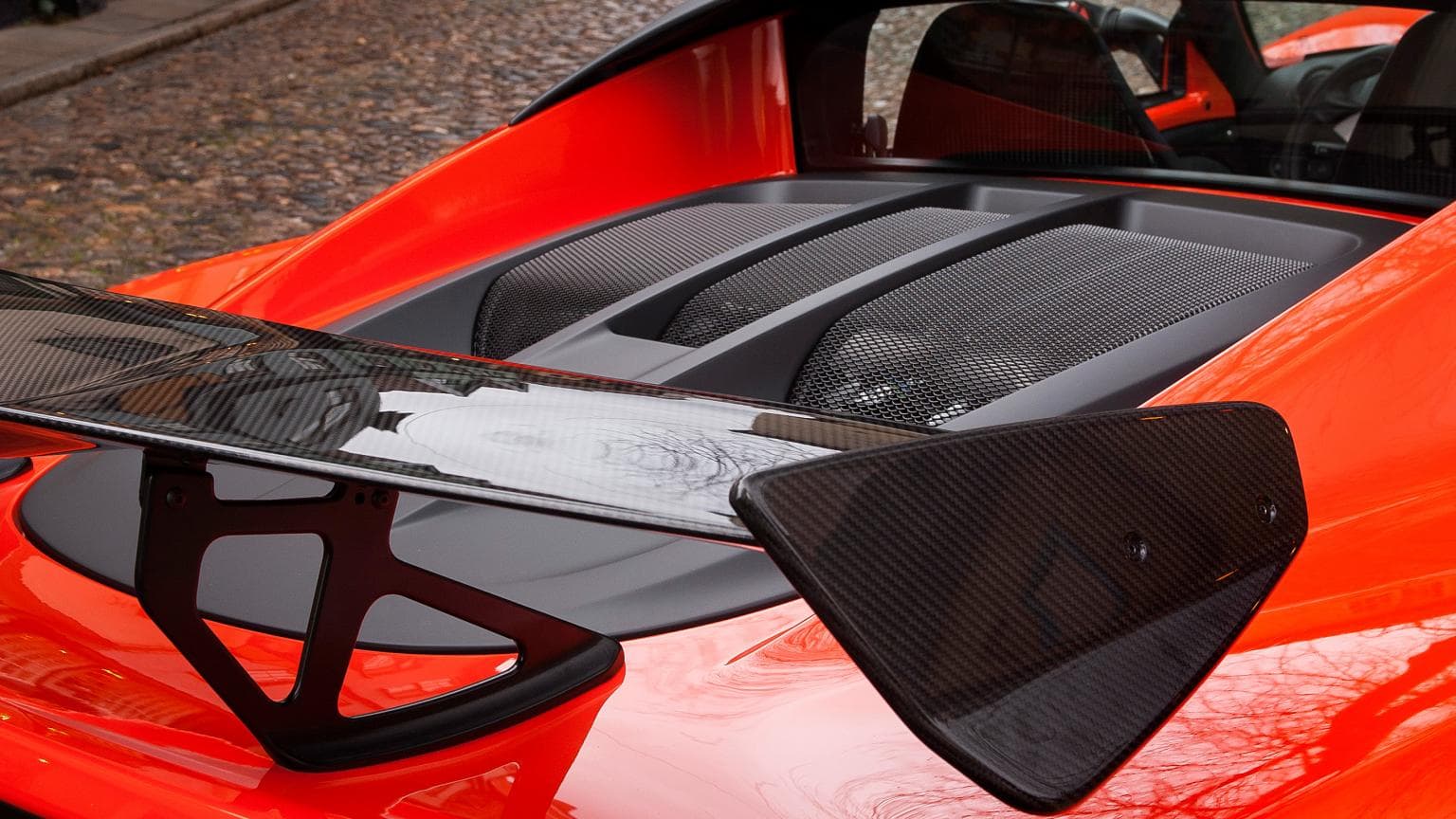 Un aileron surdimensionné, pas du goût de tout le monde. Pas question de faire beau ici, seulement de performances. Un aileron surdimensionné, pas du goût de tout le monde. Pas question de faire beau ici, seulement de performances.