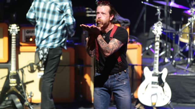 Les Eagles of Death Metal lors de leur concert à l'Olympia à Pairs en 2016.