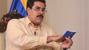 Selon le vice-président vénézuélien Nicolas Maduro (photo), la cérémonie d'investiture d'Hugo Chavez, prévue jeudi prochain, pourra être reportée si le chef de l'Etat ne revient pas à temps de Cuba, où il est hospitalisé pour un cancer. /Photo prise le 4