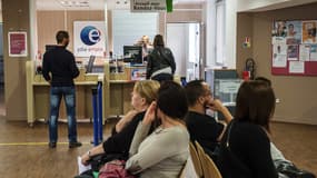 Les fonctionnaires de Pôle Emploi totalisent en moyenne cinq fois plus d'absences de longue durée (au moins 240 jours) que les autres agents de l'organisme sous statut privé. (Photo d'illustration).