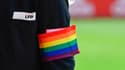 Le brassard arc-en-ciel porté à l'occasion de la journée de lutte contre l'homophobie en Ligue 1, 14 mai 2023