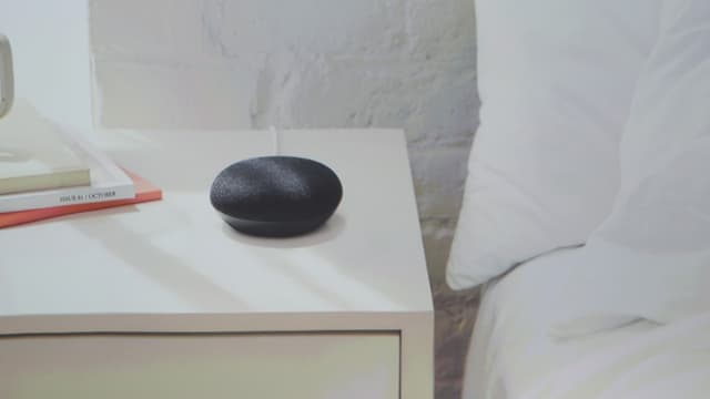 Le Google Home Mini, le plus petit modèle de la gamme, a représenté 20% du marché au second trimestre, avec 2,3 millions d'unités écoulées.
