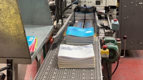 La production de cahier de l'entreprise Hamelin, basée à Caen (Calvados) en août 2024.
