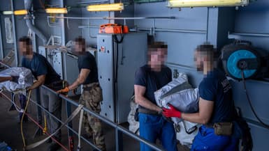 Près de 10 tonnes de cocaïne ont saisies par les forces françaises ce lundi 22 septembre, annoncent la préfecture maritime de l'Atlantique et le parquet de Brest (Finistère).