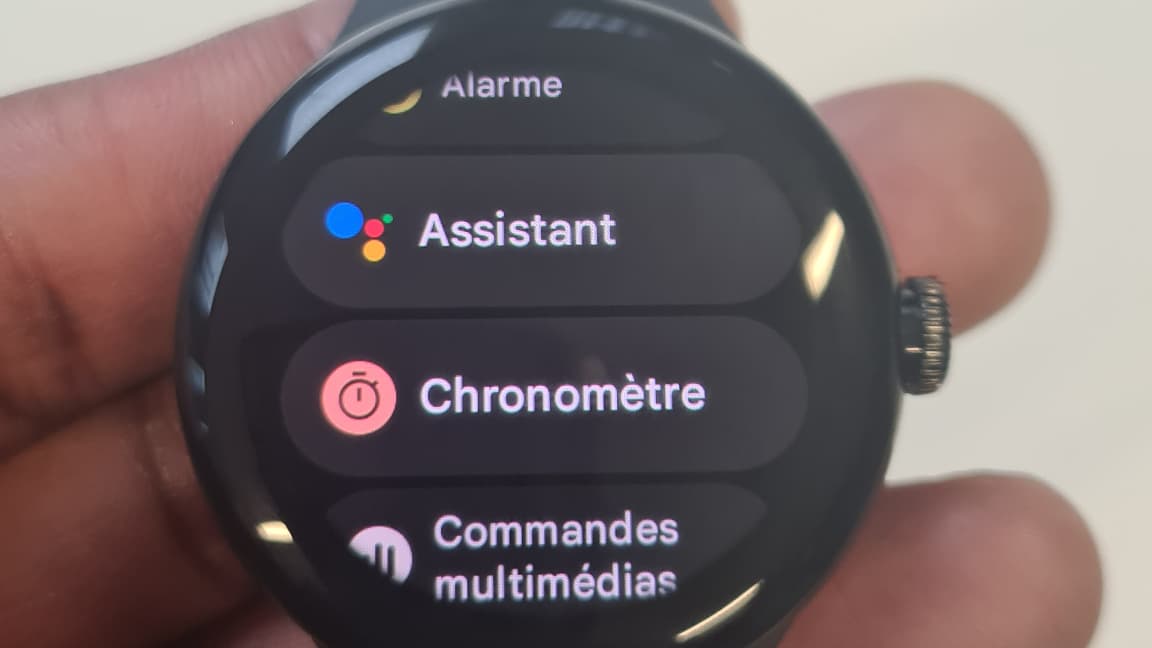 Le menu déroulant de la Google Watch Pixel. Le menu déroulant de la Google Watch Pixel.