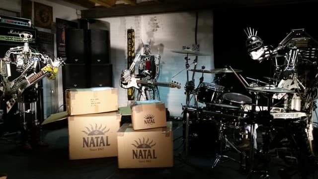 Le trio de robots qui forme les Compressorhead sont un groupe de métal au sens propre du terme.
