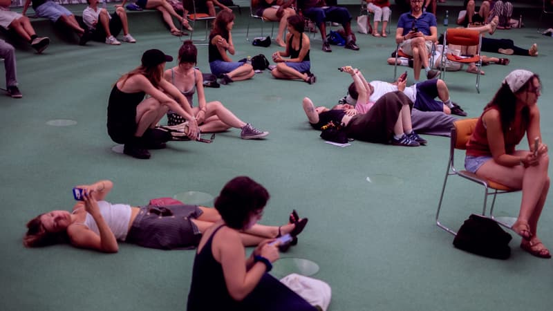 "Des bobos pris au piège": le PCF ouvre les portes de son siège climatisé pendant la canicule et fait réagir