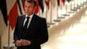 Emmanuel Macron s'adresse à la presse à son arrivée au Sommet de Bruxelles le 19 juillet 2020