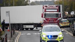 Le camion frigorifique dans lequel ont été retrouvés 39 corps sans vie, à Grays, au Royaume-Uni