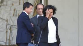 Myriam El Khomri devant Manuel Valls et François Hollande à la sortie du conseil des ministres le 2 septembre 2015 à Paris