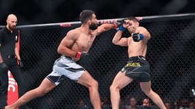 Benoit Saint-Denis à l'entame de son combat face au Brésilien Thiago Moises, le samedi 2 septembre 2023