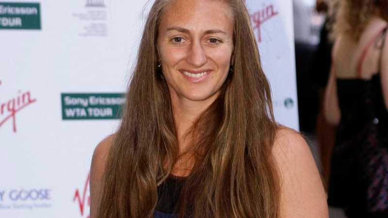 Dix ans après son sacre Porte d'Auteuil, Mary Pierce remettra samedi la coupe à la lauréate de l'édition 2010.
