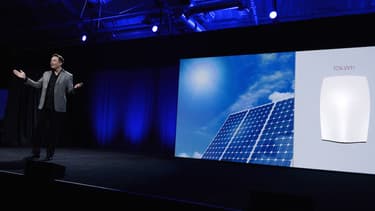 Au rythme de 38.000 batteries vendues par semaine, le chiffre d’un million pourrait être atteint en seulement douze mois. Commentaire d'Elon Musk (patron de Tesla) : "C'est fou !"