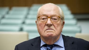 Le fondateur du Front national, Jean-Marie Le Pen, avant une comparution devant la Cour de Justice de l'Union europénne