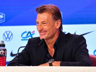 Hervé Renard en conférence de presse, à Paris le 31 mars 2023