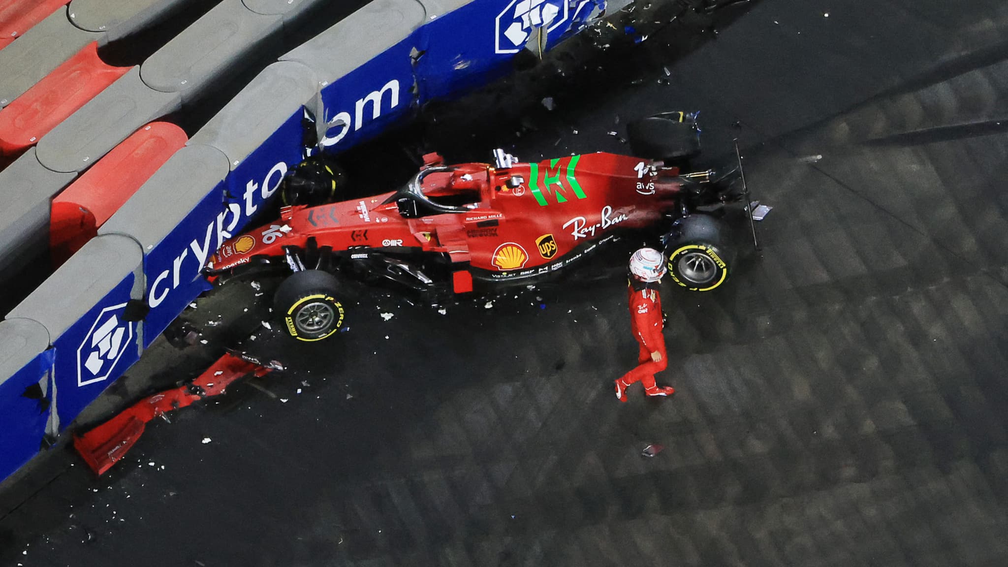 GP d'Arabie saoudite: le très gros crash de Leclerc pendant les essais  libres