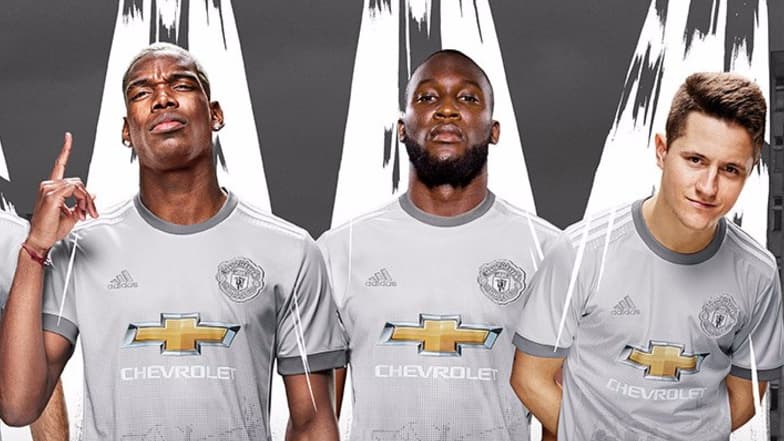 Pogba, Lukaku et Herrera avec leur nouveau maillot, qu'ils apprécient déjà