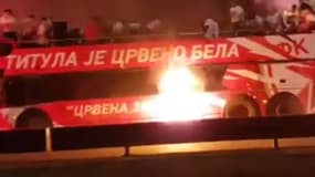 Le départ de feu dans le bus de l'Etoile Rouge de Belgrade