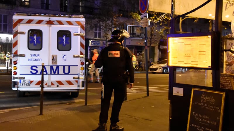 Un policier à proximité du Bataclan, le soir des attentats du 13 novembre 2015.