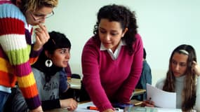 Certains spécialistes réclament une généralisation de l'apprentissage de l'arabe à l'école, au même titre que d'autres langues vivantes.