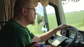 Julien, routier qui emprunte l'A16 à Calais: "Je ne veux pas mourir à cause d'un barrage de migrants"