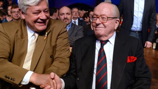Bruno Gollnisch et Jean-Marie Le Pen, à Paris, le 17 novembre 2013.