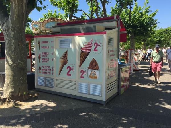 Stand de glace à l'italienne à Cannes