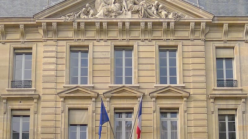 Les prévisions de la Banque de France contrastent avec les chiffres de croissance de l'Insee et du gouvernement.