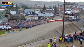L’extraordinaire record du monde de saut en camion