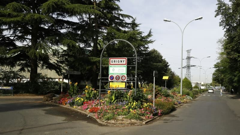 Essonne: après des années de lutte, Grigny pose la première pierre de son nouveau supermarché (1/1)