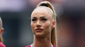 Alisha Lehmann avec le maillot d'Aston Villa, le 18 mai 2024