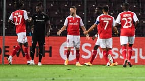 Valon Berisha au centre lors de Servette-Reims, le 17 septembre 2020