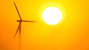Le Syndicat des énergies renouvelables (SER) estime malgré tout que le rythme annuel reste loin des 4.000 MW raccordés chaque année Outre-Rhin.