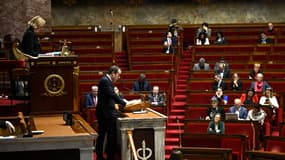 Sébastien Lecornu à la tribune de l'Assemblée nationale le 10 décembre 2025. (Ogiti d'archive)