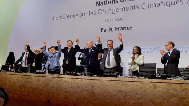 Laurent Fabius et François Hollande lors de la COP21.