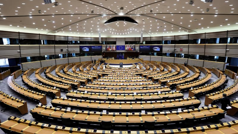 Élections européennes: un sondage donne le RN, le camp présidentiel et la Nupes unie à touche-touche