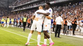 Ismaïla Sarr et Vitinha célèbrent un but de Marseille face à Brest, le 26 août 2023.