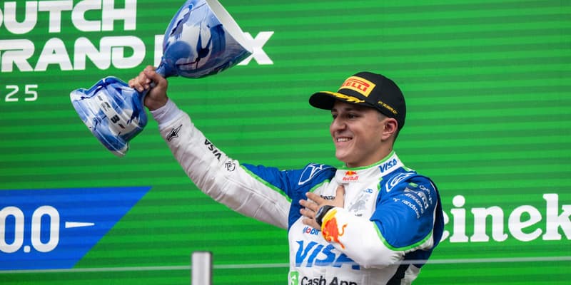 Isack Hadjar sur le podium du Grand Prix de F1 des Pays-Bas, le 31 août 2025