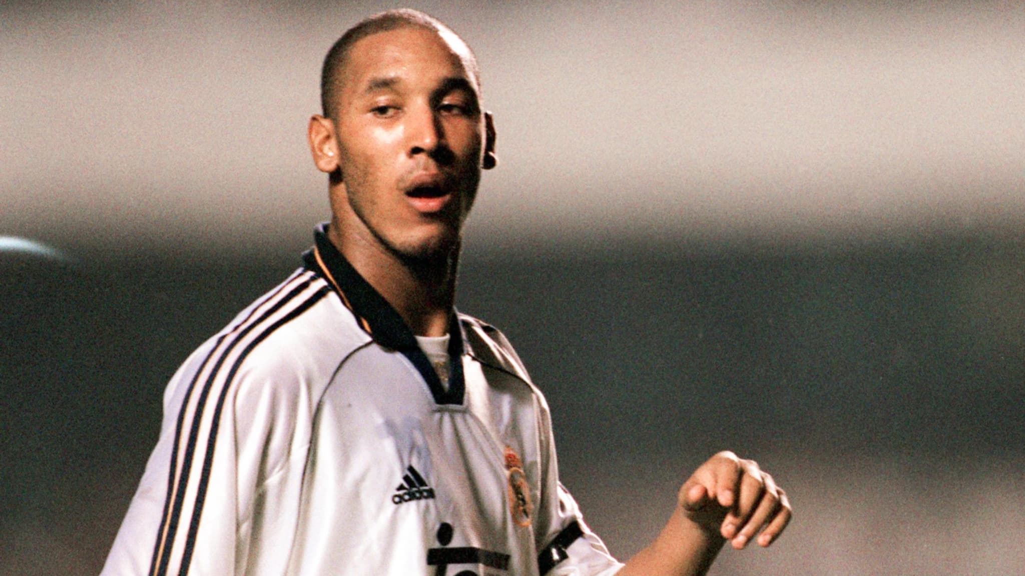 Nicolas Anelka avec le Real Madrid, le 7 janvier 2000 Nicolas Anelka avec le Real Madrid, le 7 janvier 2000
