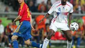 Patrick Vieira face à Cesc Fabregas lors du 8e de finale de la Coupe du monde 2006