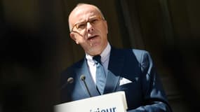 Le ministre de l'Intérieur, Bernard Cazeneuve, à Villejuif, le 7 juin.
