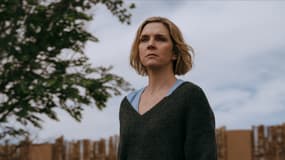 Rhea Seehorn dans la série "Pluribus", sortie le 7 novembre 2025 sur Apple TV.